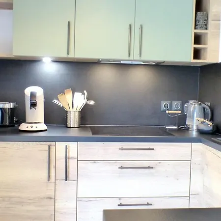 F4 House In With Private Garden Holiday home *